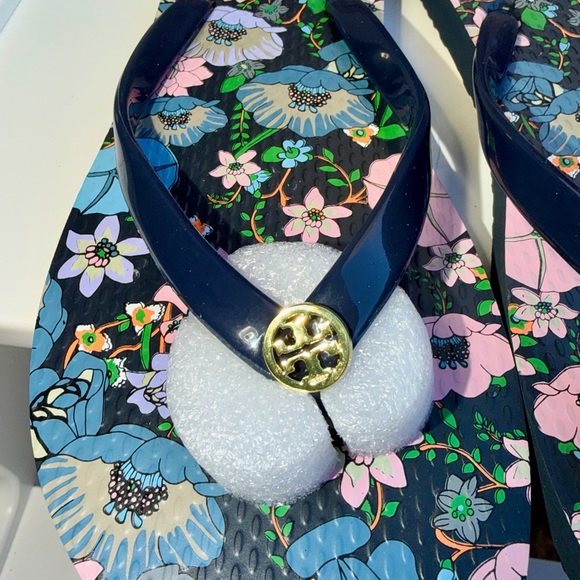 Tory Burch Floral Blue and Pink Flip Flops Sandals Size 9 NEW - Picture 3 of 6